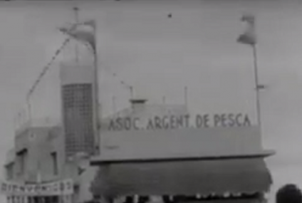 De pesca en la costanera… ¡En 1956!