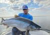 Pesca y devolución en el Lago Mari Menuco