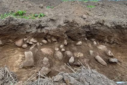 Descubrieron una tumba de hace 4000 años con armas únicas